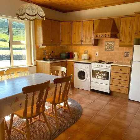 Spacious Brook Sunroom Amazing View Apartment